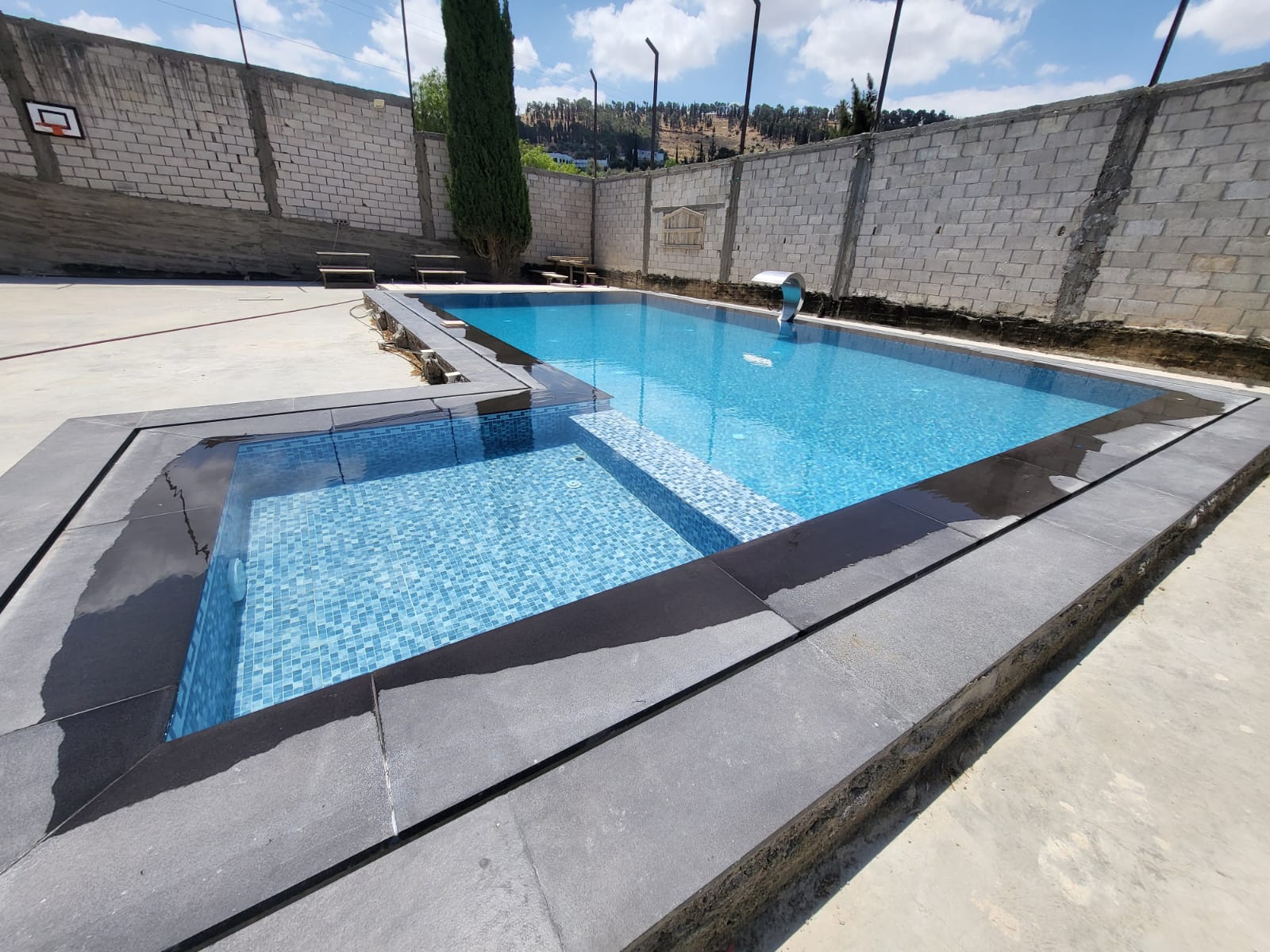 بركة سباحة جرش